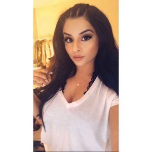 Meet your Posher, Santi